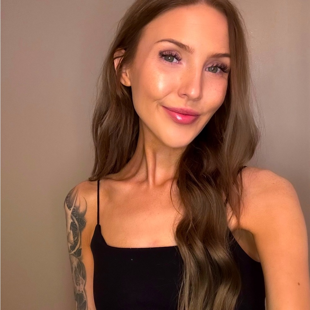 hellooo 🥰 - Picture 1 of 2